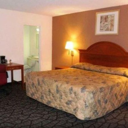 Rodeway Inn Youngstown Esterno foto